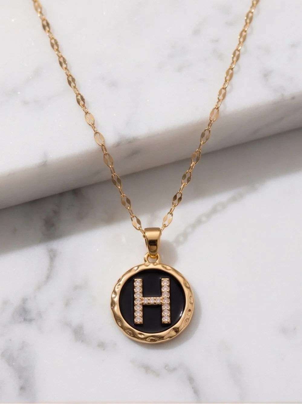 Elegant unbranded Gold   Black necklace size adjustable
